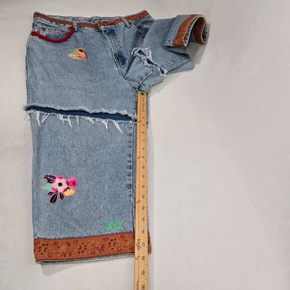 VINTAGE 90s UPCYCLE Handmade Patchwork Super Girly BOHO Baggy Capri Jean Size 12 - Picture 14 of 17